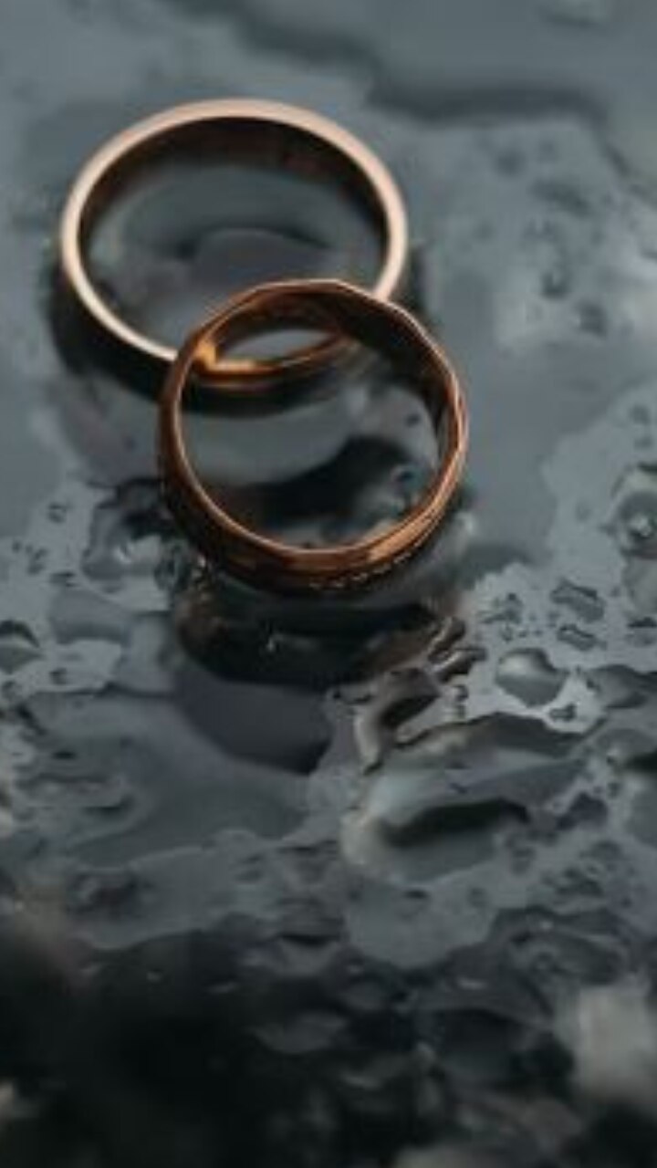 How to Wear an Eternity Ring | Clean Origin